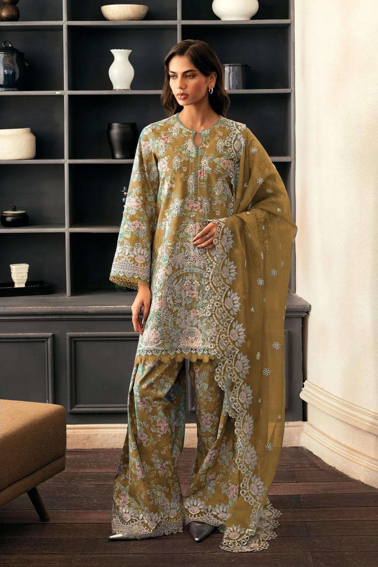 Shree Deepsy Rungrez Chikankari