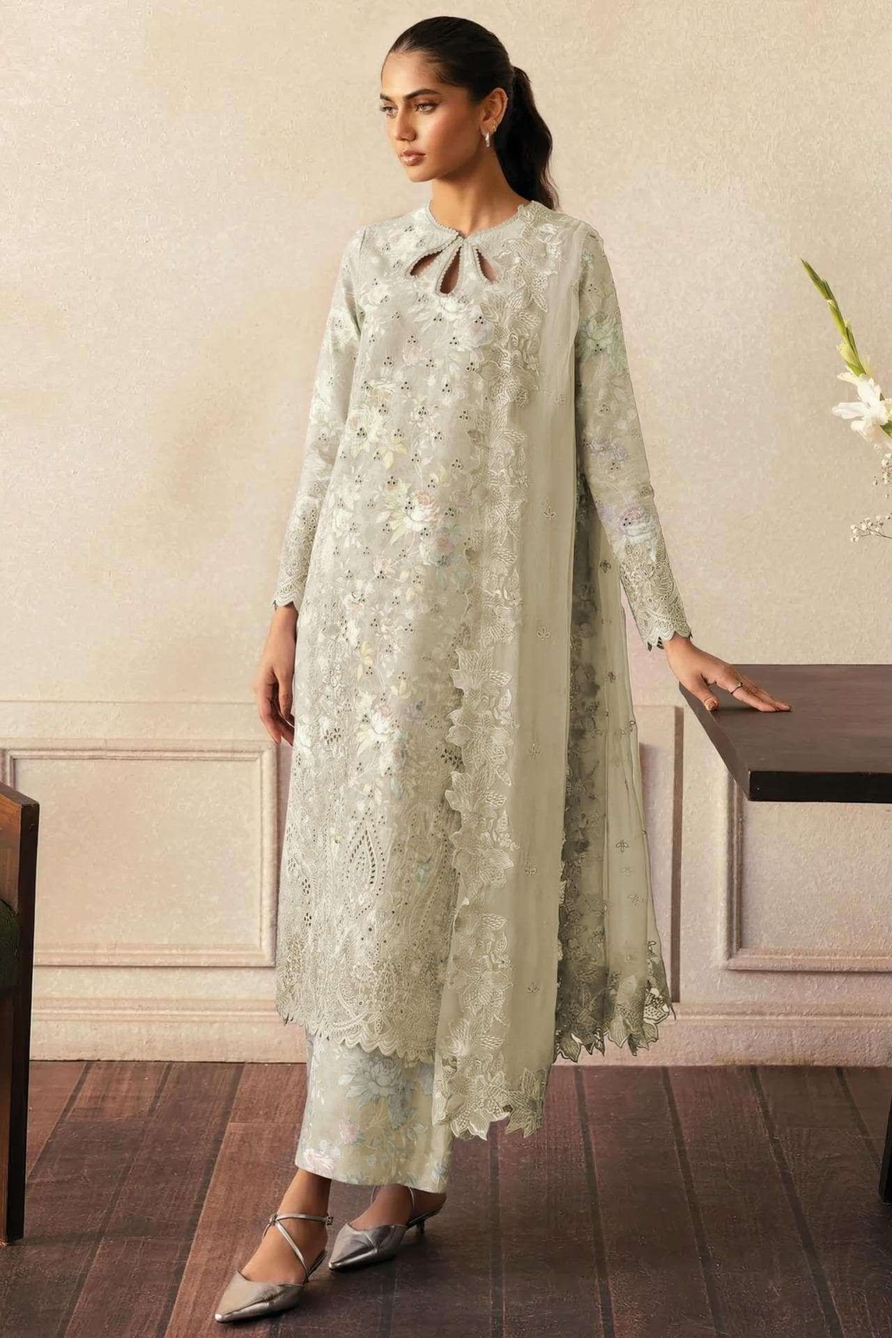 Shree Deepsy Rungrez Chikankari