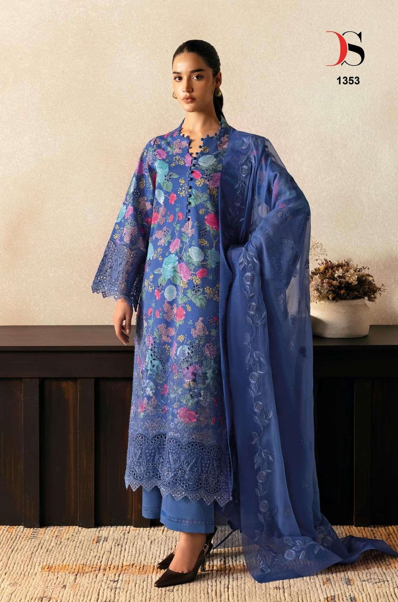 Shree Deepsy Rungrez Chikankari